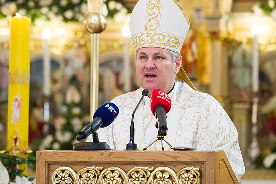 Biskup Košić: Tko glasuje za, izbacuje se iz Crkve