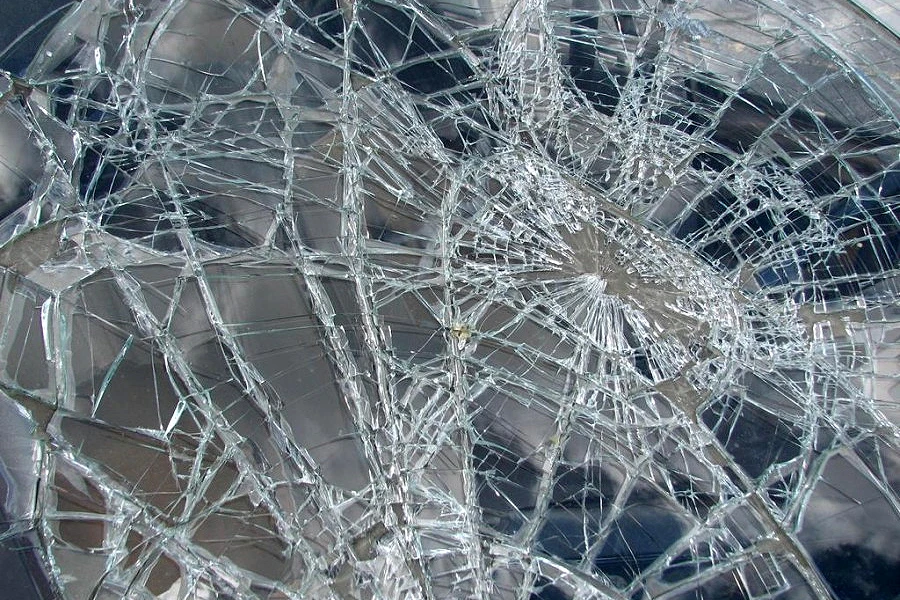 Trebinje: Stradalo staklo SDS-a   
