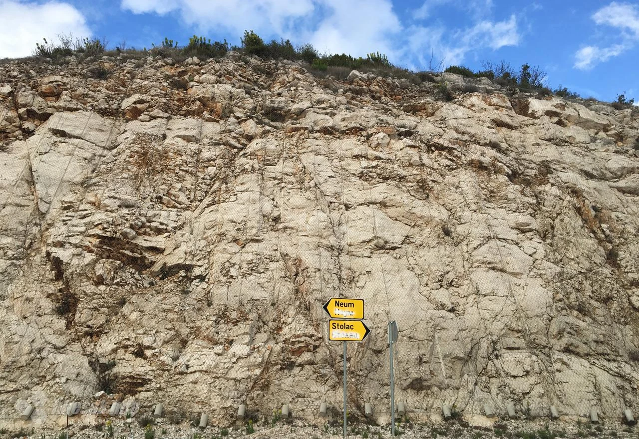 Strojevi na terenu: Počeli radovi na cesti Stolac-Neum