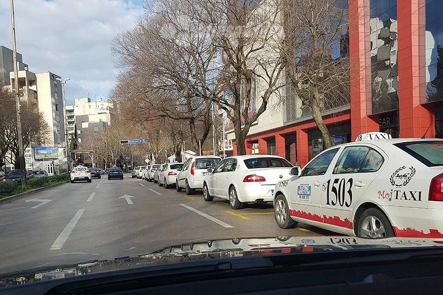Taksisti prijete blokadom Mostara ako institucije ne počnu raditi svoj posao