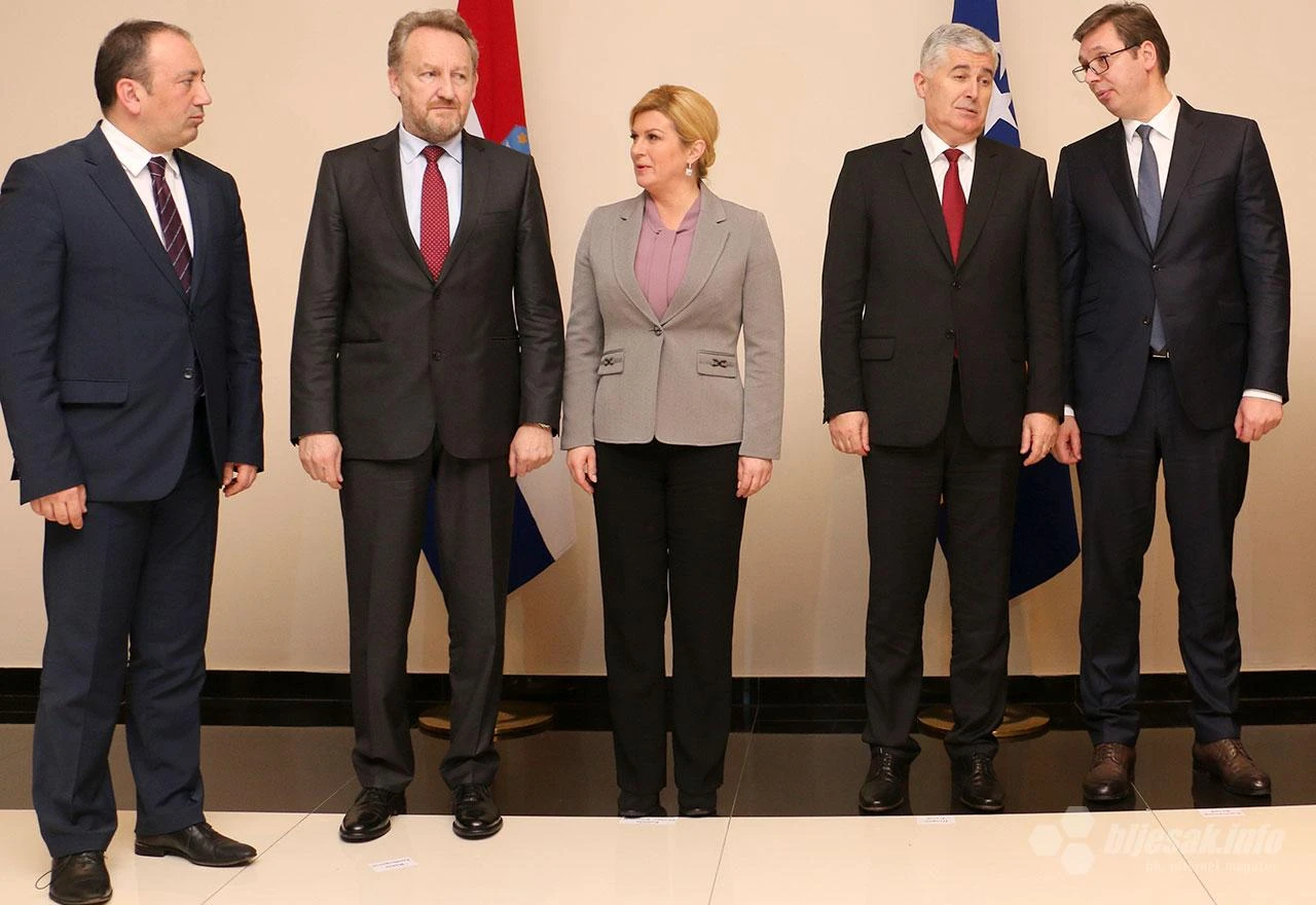 Glatko odbijena budućnost
