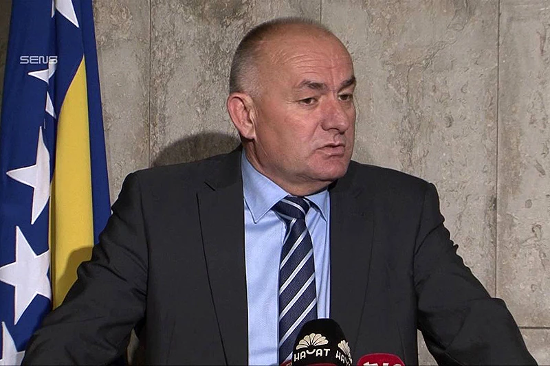 Osipa se većina: Bojić napustio SDS