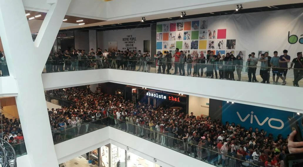 Čak 11.000 ljudi čekalo u redu za Appleove uređaje