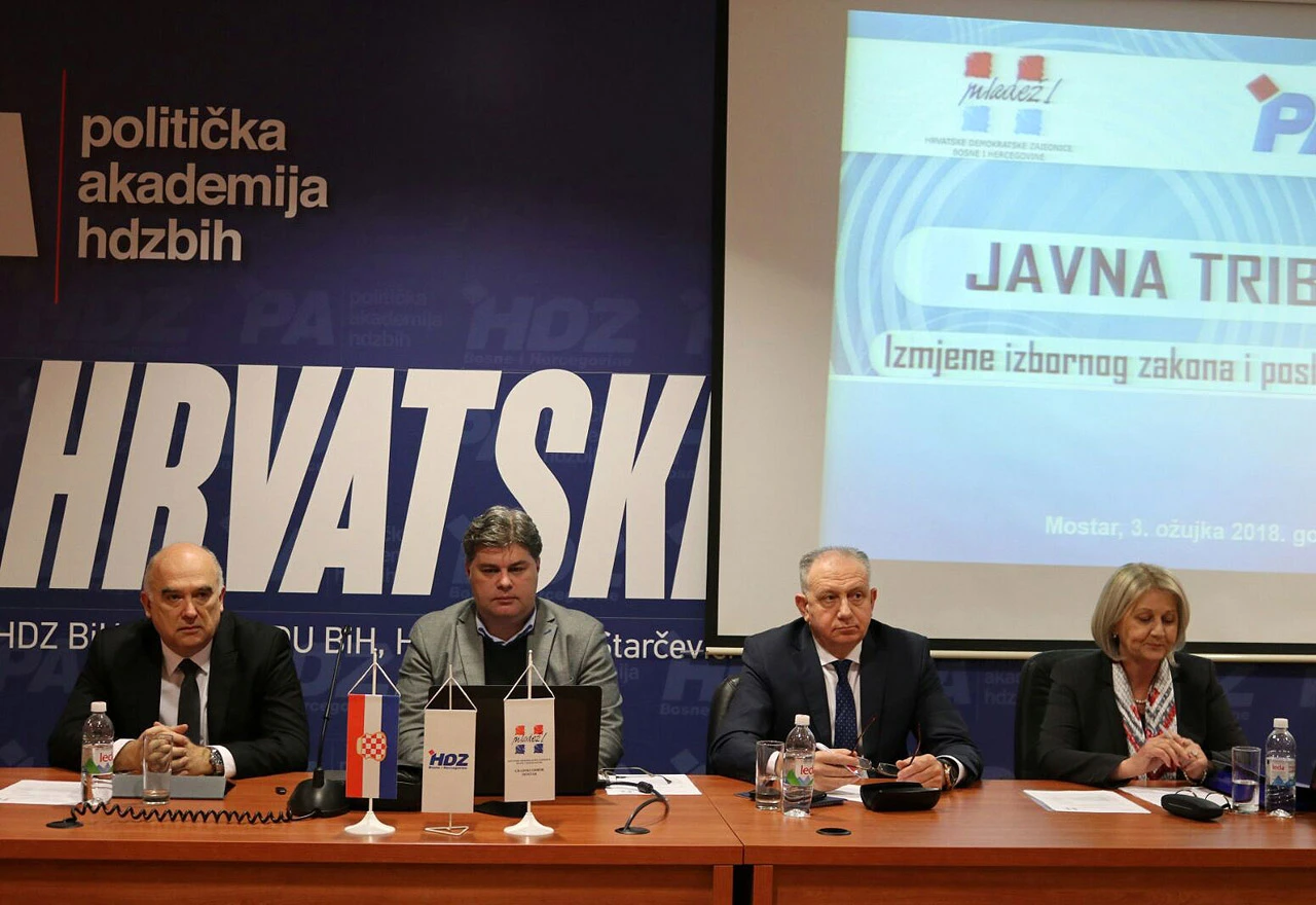 U Mostaru održana javna tribina ''Izmjene Izbornog zakona i posljedice po BiH''