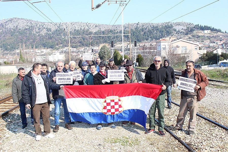 Blokirana Federacija: Branitelji se neće micati s prometnica!
