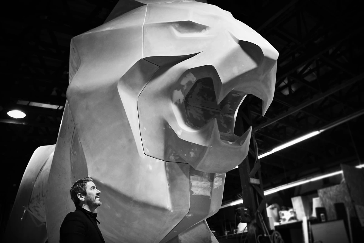 Peugeot otkriva monumentalnog Lava, novog ambasadora marke