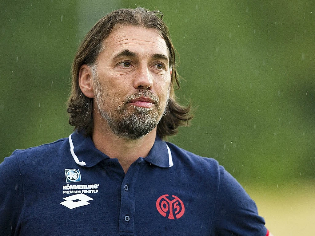 Wolfsburg ostao bez trenera