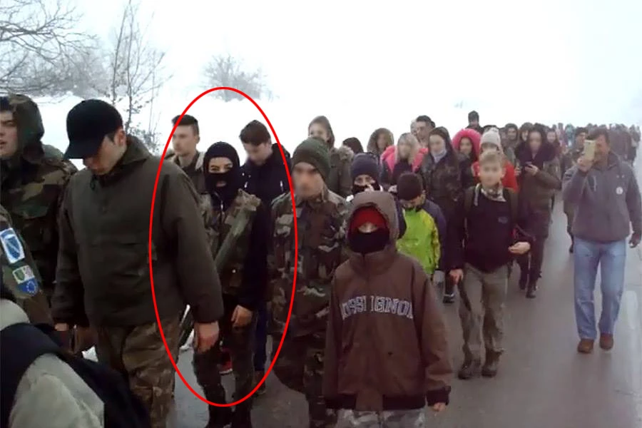 VIDEO | Dječak sa zoljom na proslavi Armije
