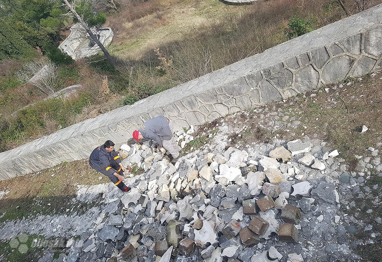 Partizansko groblje opet na udaru: Uništene ploče 'skupljene' na jedno mjesto