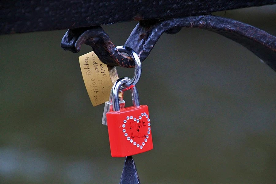 'Zaključajte ljubav' na Eiffelovom mostu