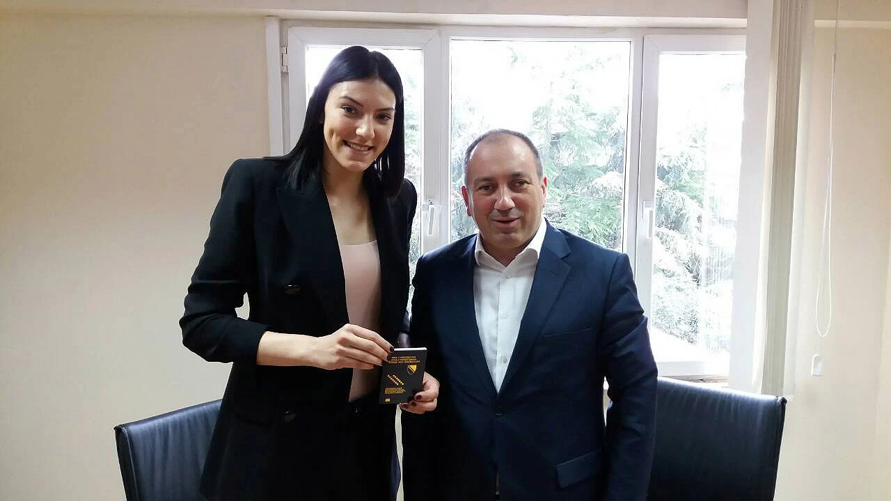 Najbolja odbojkašica Europe dobila diplomatsku putovnicu BiH