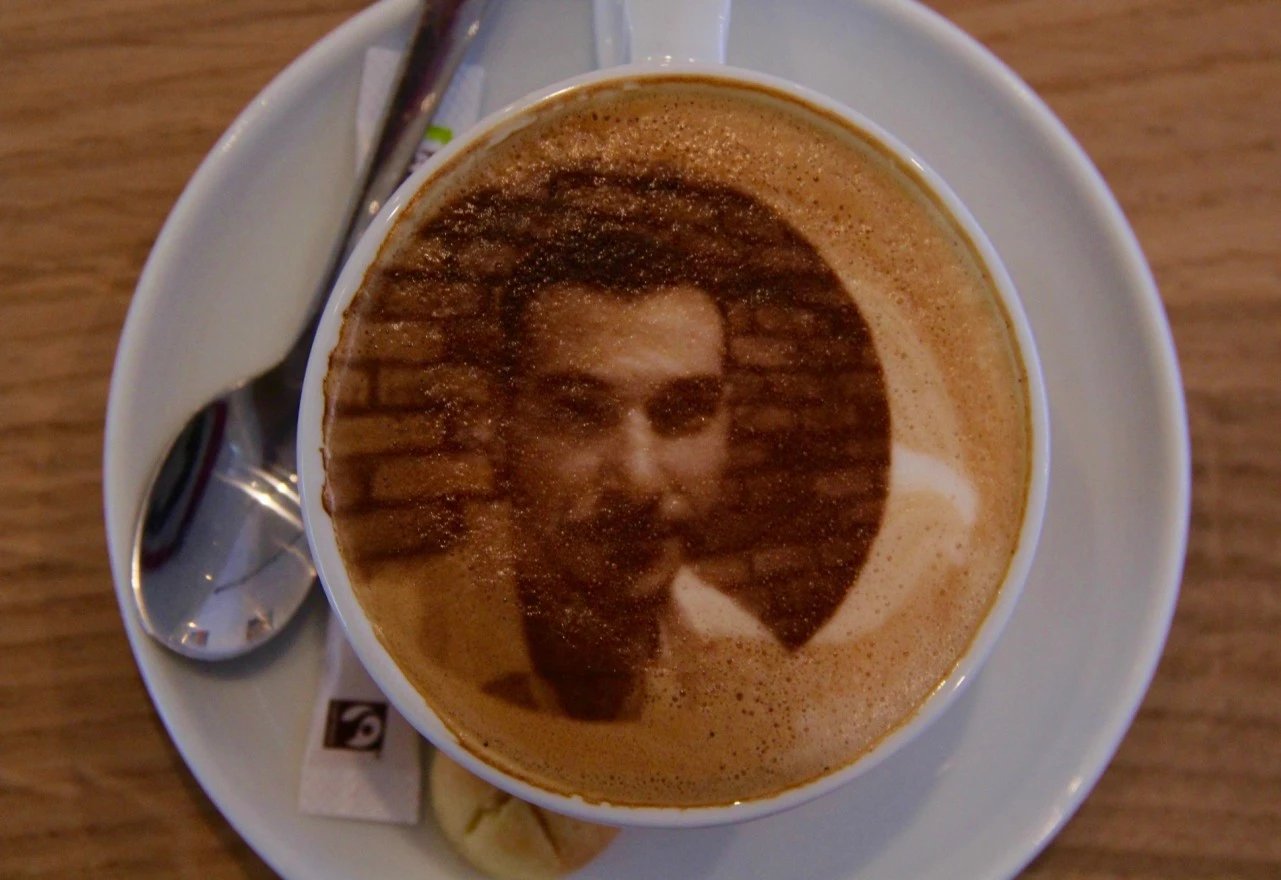 Kafić  nudi cappuccino sa selfijem