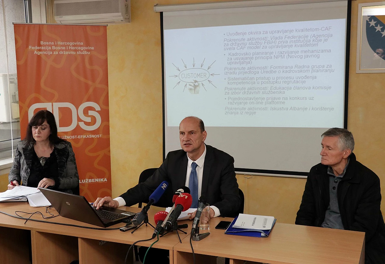BiH ima 7.150 državnih službenika: Samo tri službenika imaju ispod 25 godina