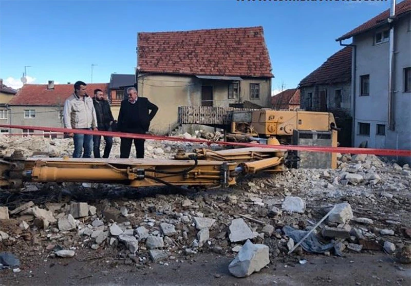 Tomislavgrad: Prevrnuo se bager