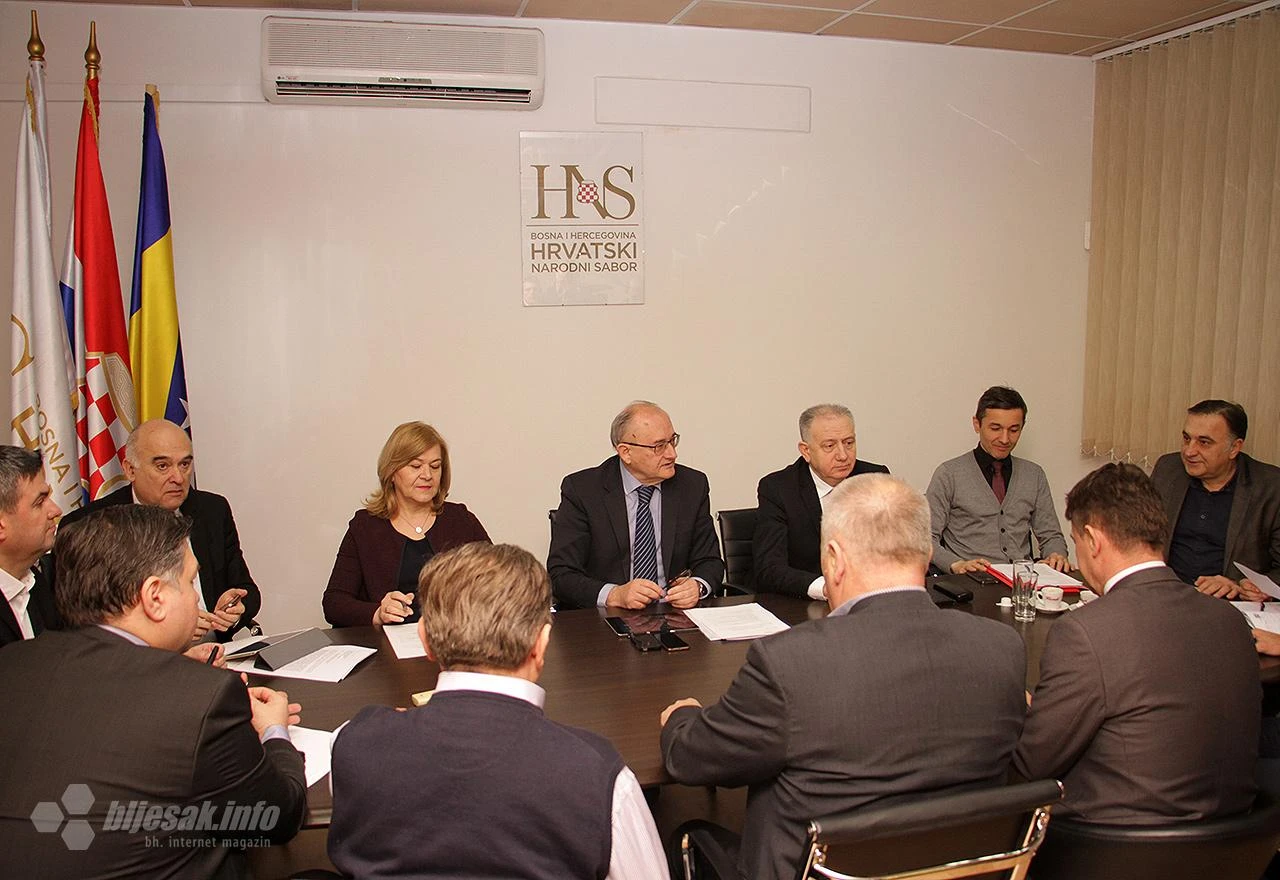 Reagirao i HNS: Izetbegović je omalovažio hrvatske žrtve Središnje Bosne