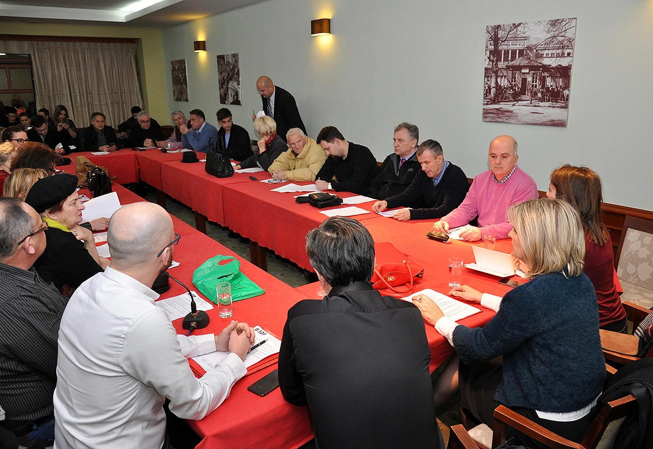 SDP pokrenuo inicijativu: Želimo da djeca zajedno uče bosanski, srpski i hrvatski jezik