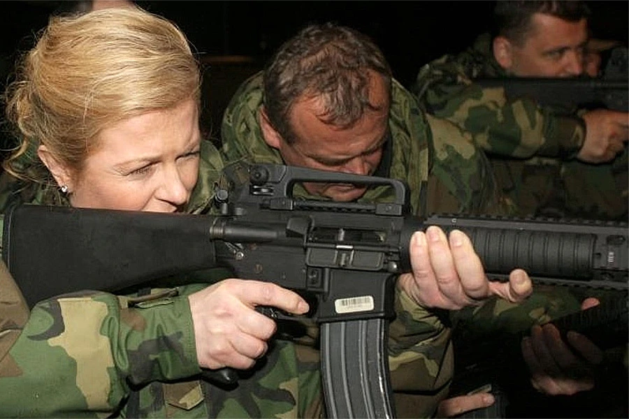 Grabar-Kitarović: Hrvatska treba što prije odlučiti o kupnji borbenih zrakoplova
