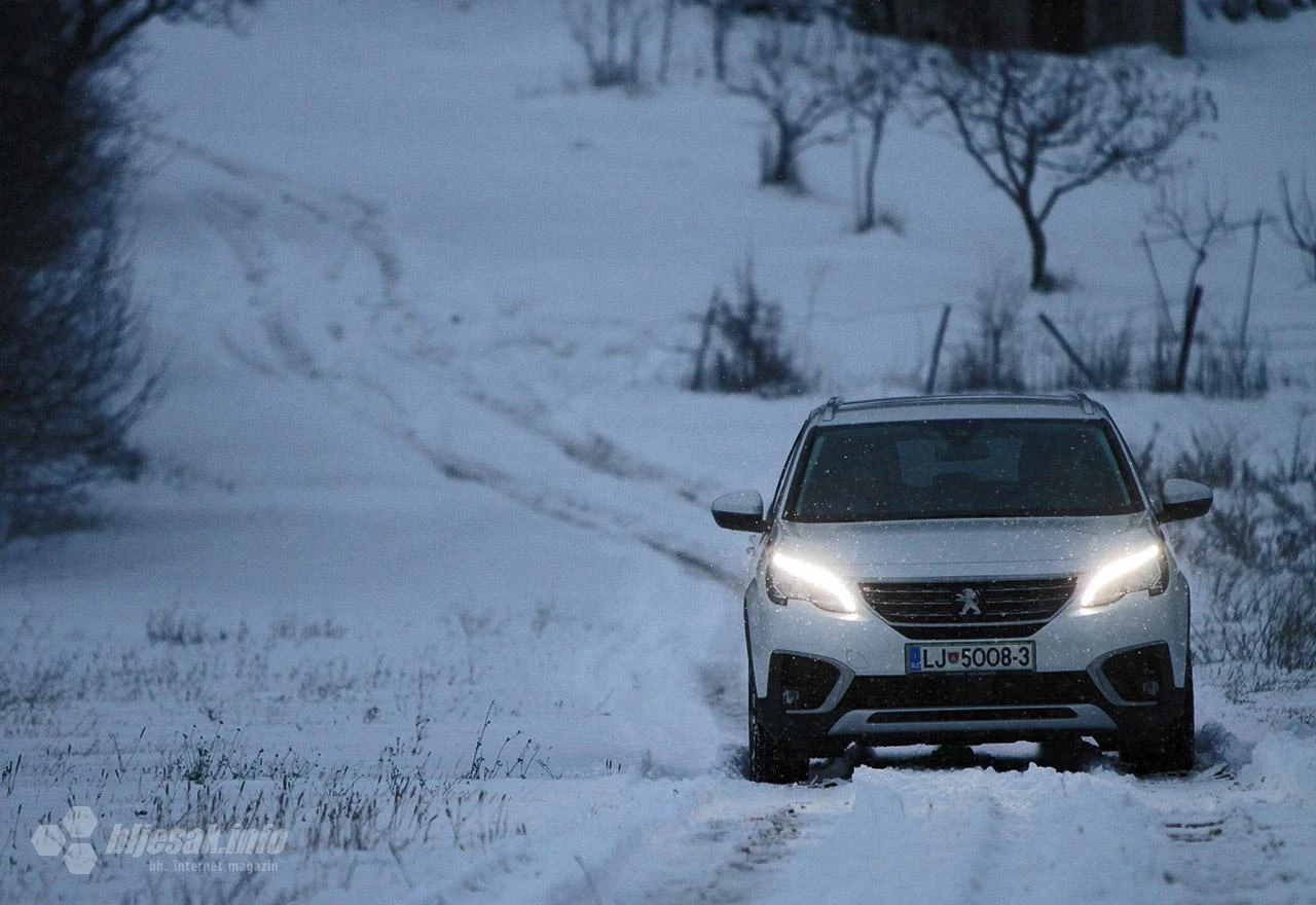 Vozili smo: Peugeot 5008 1,6 Blue 120 HDI