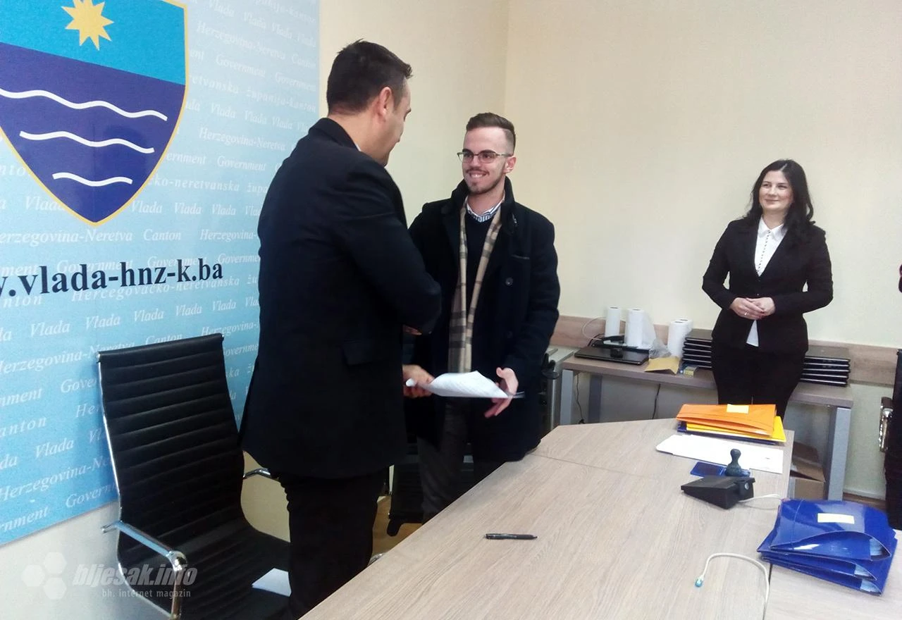 Vlada HNŽ-a dodijelila 1630 stipendija i subvencija smještaja
