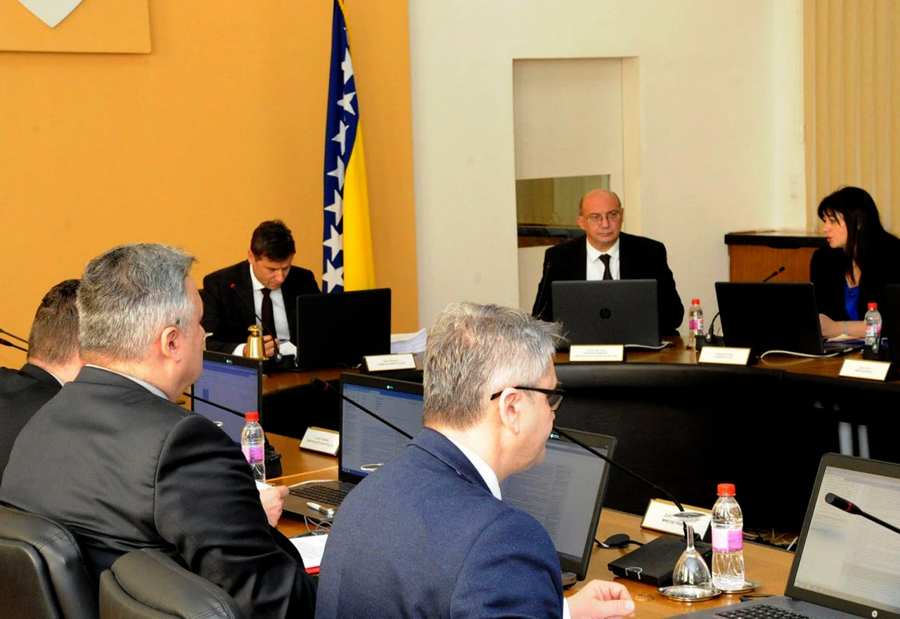 Novalić u Zenicu šalje policiju, Sindikat ga zove među radnike