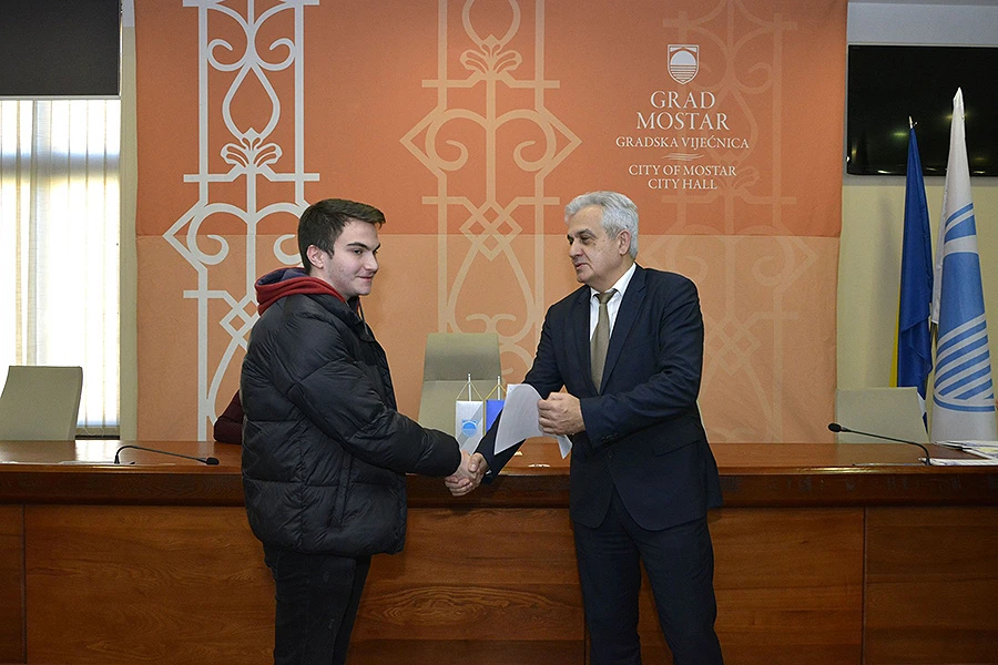 Grad Mostar dodijelio 65 studentskih stipendija 