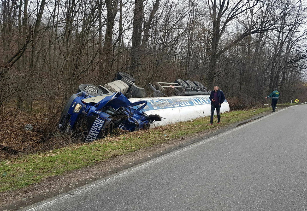 Prevrnuo se s cisternom punom plina i preminuo u bolnici