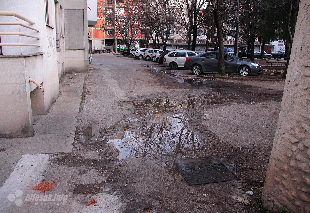 Mostar: Fekalije 'plivaju' danima, godinama...
