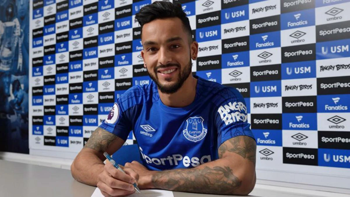 Nakon Cenka Tosuna i Theo Walcott potpisao za Everton