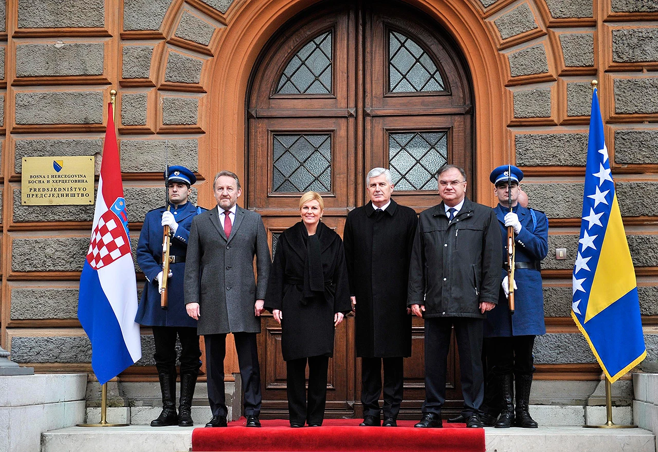 SDA ''zatrpala'' Grabar-Kitarović pismima