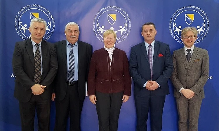 Njemačka veleposlanica: Bh. građani trebaju znati koliko je korupcija štetna