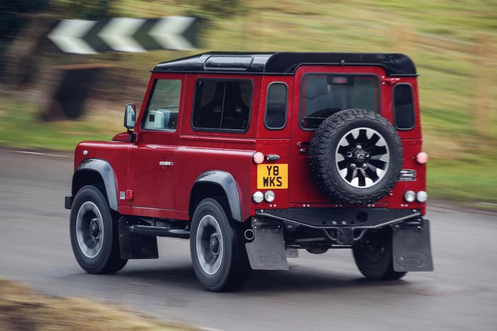 Land Rover spremio najmoćnijeg Defendera ikada sa 400 KS