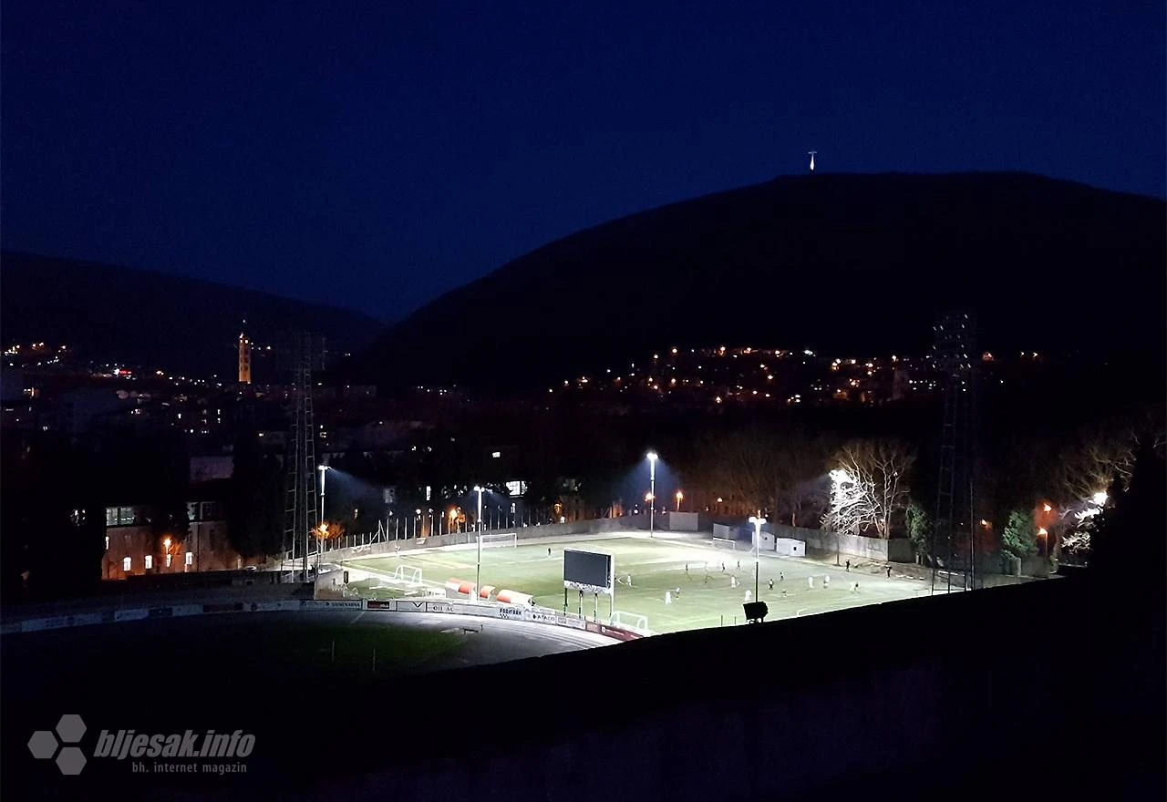 Pomoćni teren HŠK Zrinjski dobio reflektore