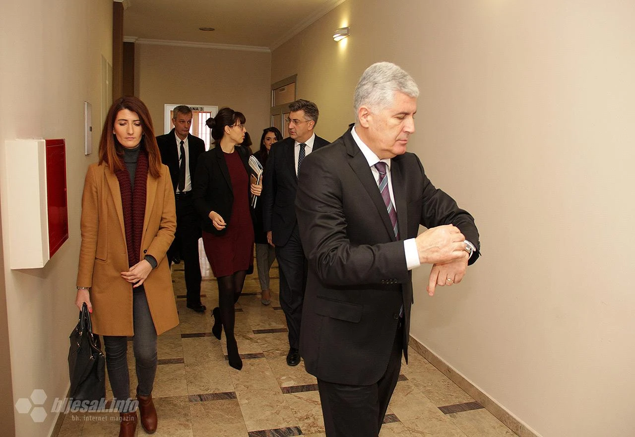 ''Pouzdano znamo da je Čović obećao da će odstupiti...''