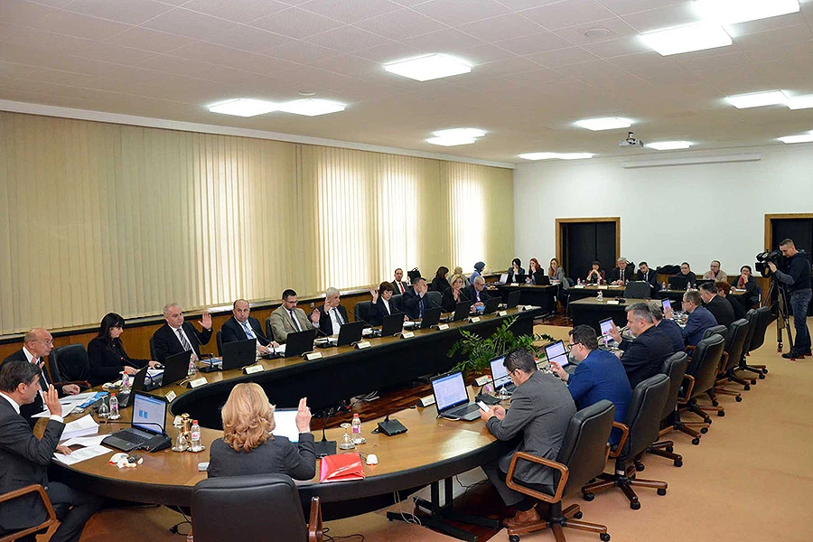 Vlada FBiH - Prestaje važiti Uredba o raspolaganju oduzetom robom