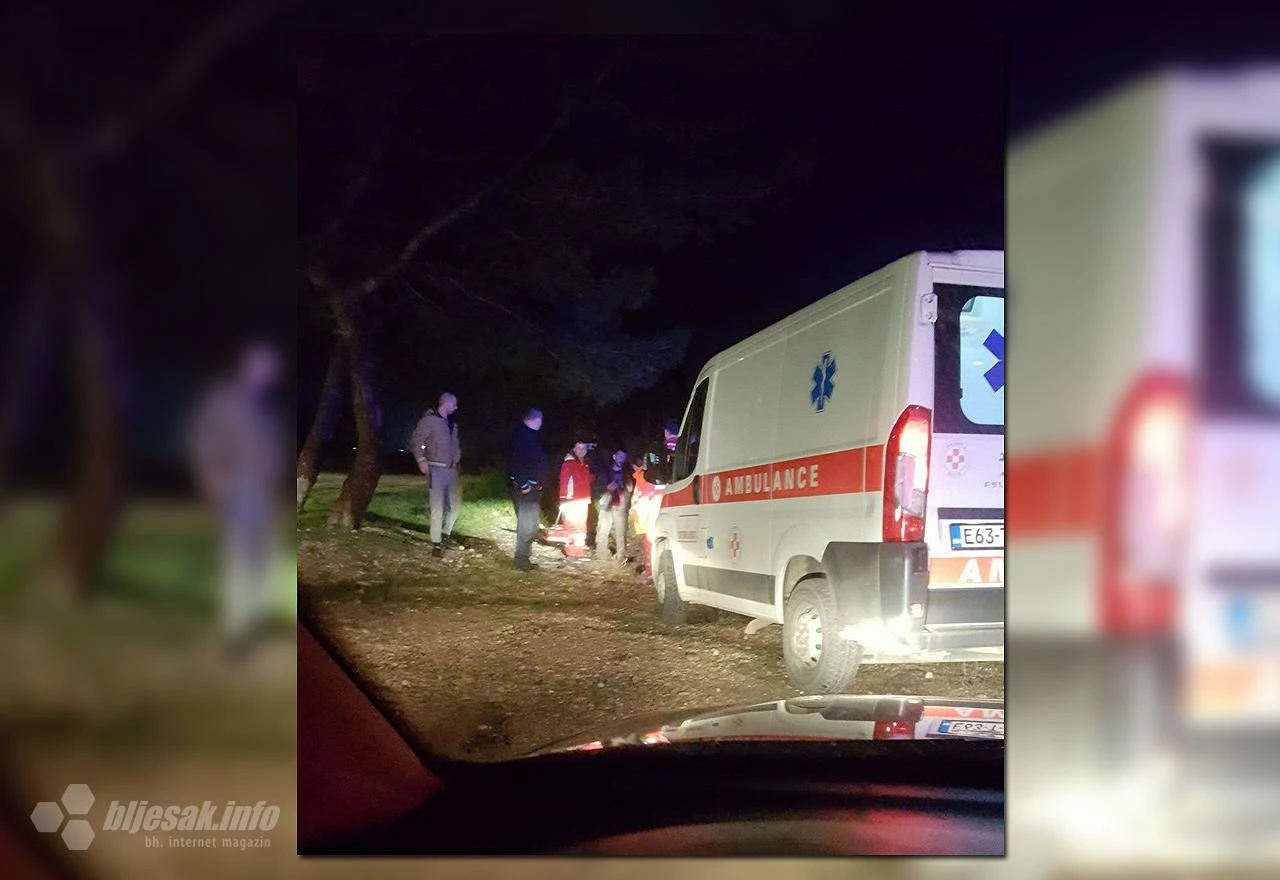 Mostar: ''Proletio'' kroz kružni tok i završio ''u borićima''
