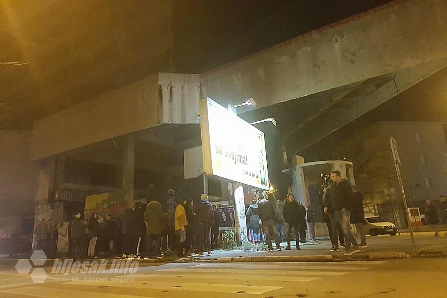 Zapaljene svijeće za dječaka koji je pao sa ''Staklene banke''