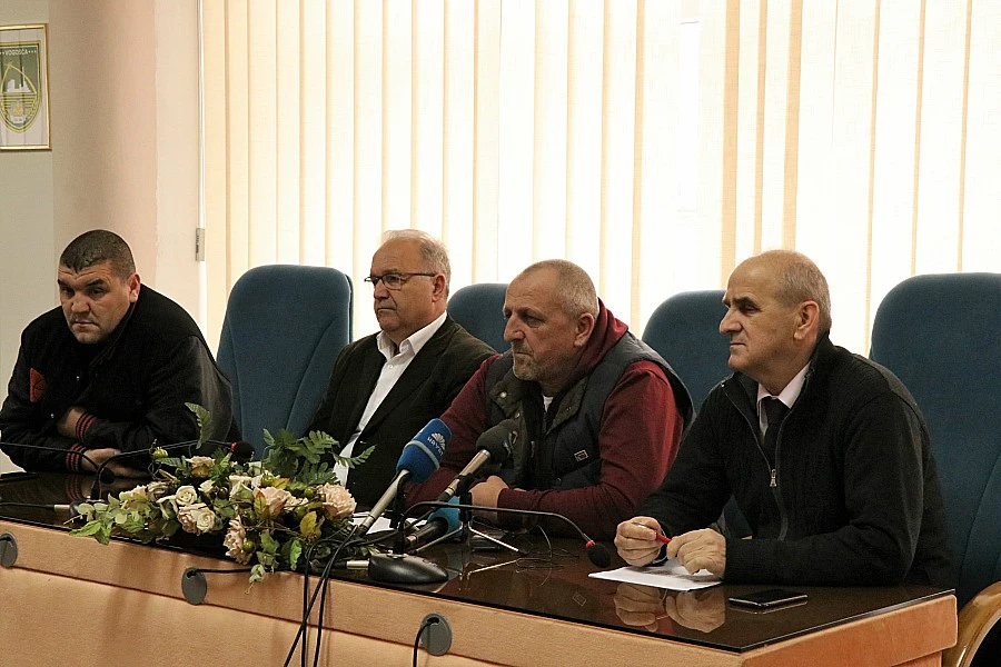 Poljoprivrednici: Ili proračun ili prosvjedi