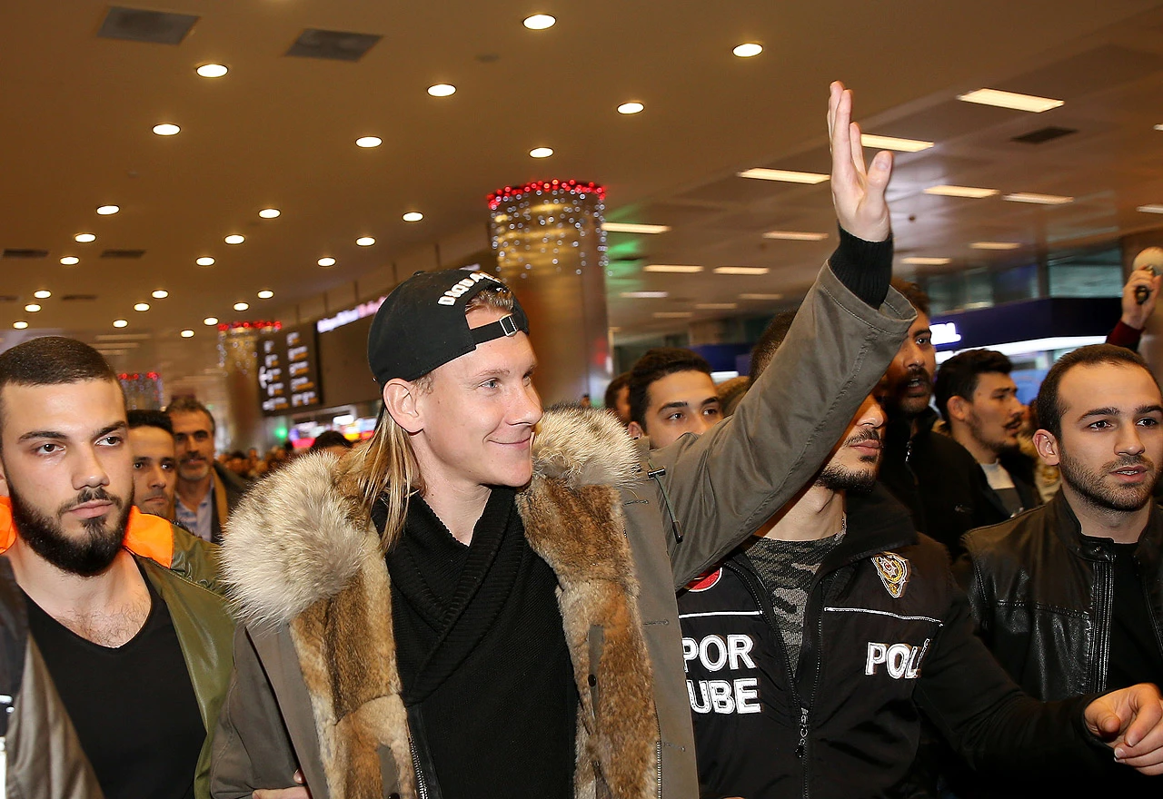 Domagoj Vida stigao u Istanbul, u srijedu će i službeno postati nogometaš Bešiktaša