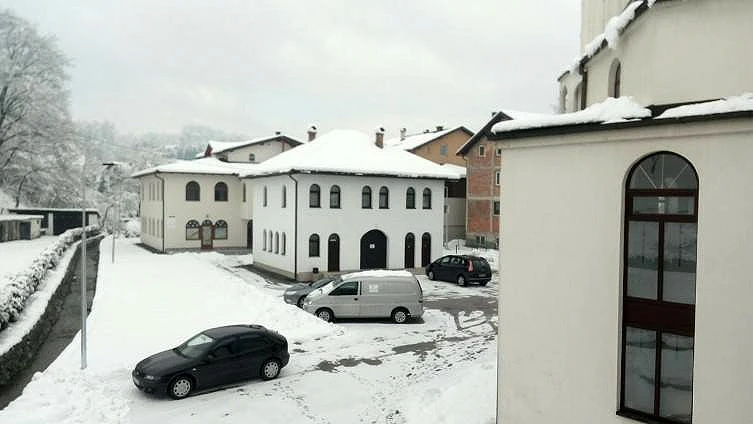 Došli iz Austrije gađati džamiju