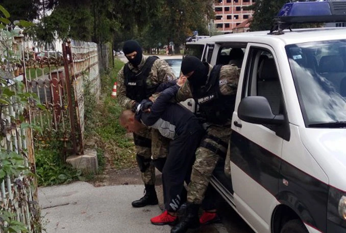 Policija uhvatila trojicu provalnika