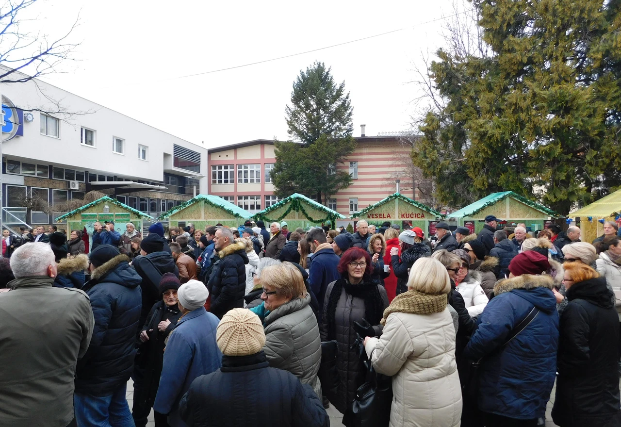 Svečano otvoren 5. Bugojanski božićni sajam