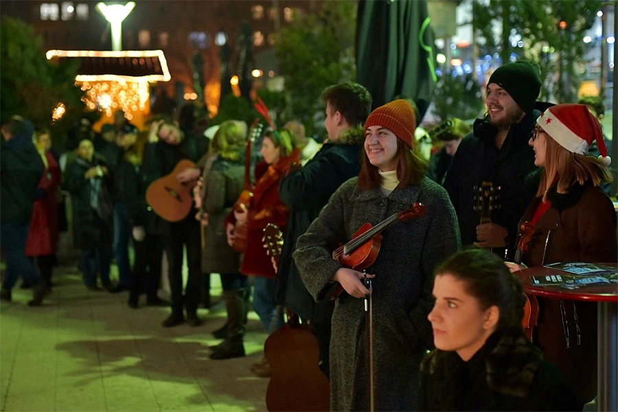 U Tuzli prvi put organiziran Advent: Kuhano vino i sjajna glazba