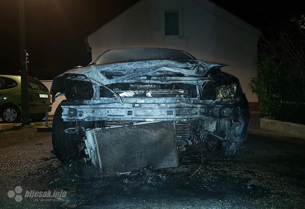 Zapaljeno vozilo mostarskog imama