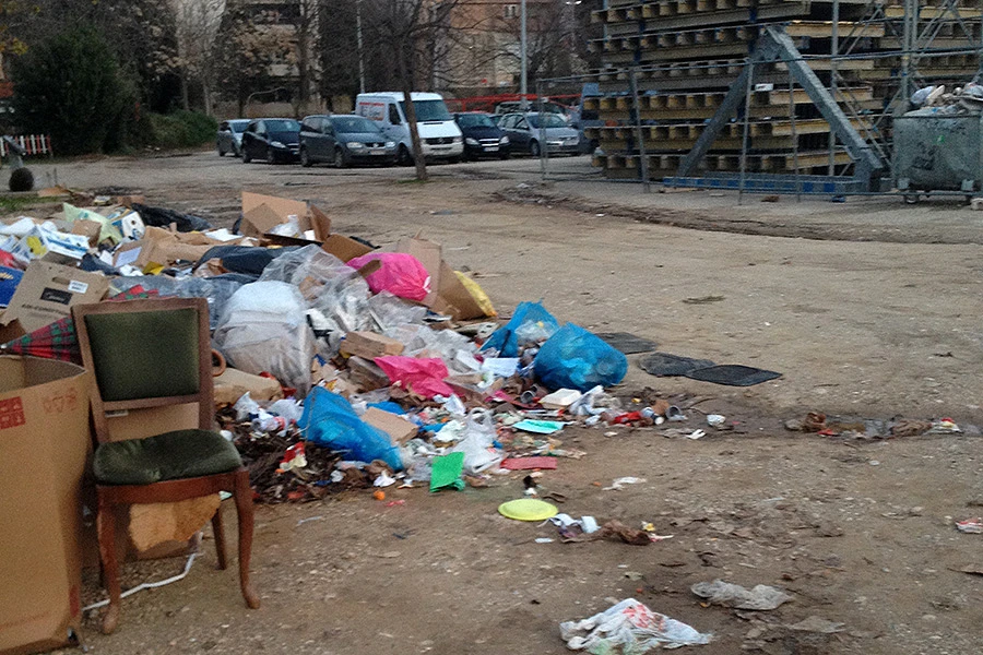 Mostarsko ruglo: Smeće iza Kosače