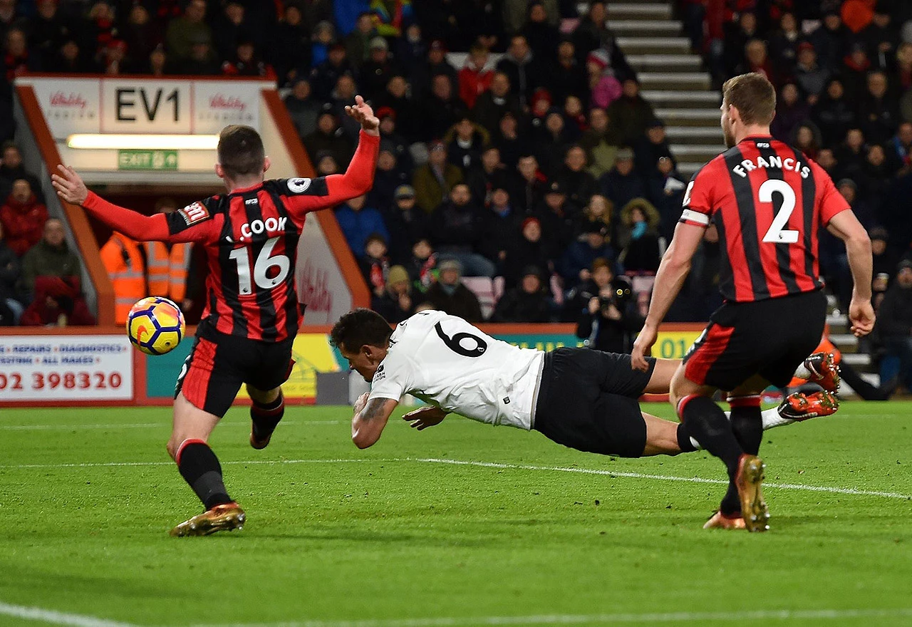 Pobjede Liverpoola i Manchester Uniteda, pogodak Lovrena