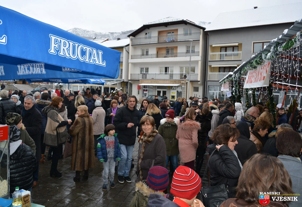Otvoren drugi božićni sajam u Prozoru