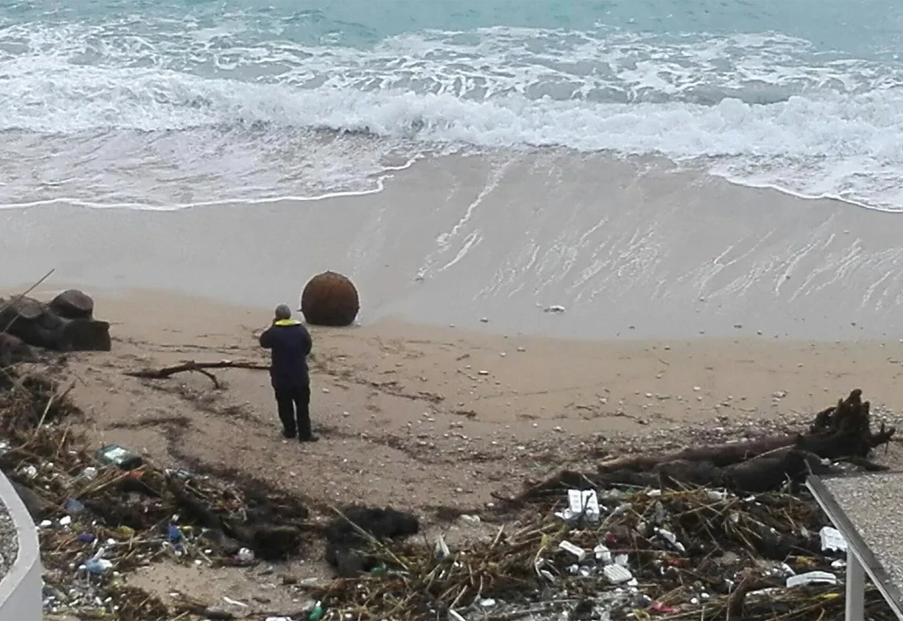  More na dubrovačku plažu  izbacilo minu iz Drugog svjetskog rata