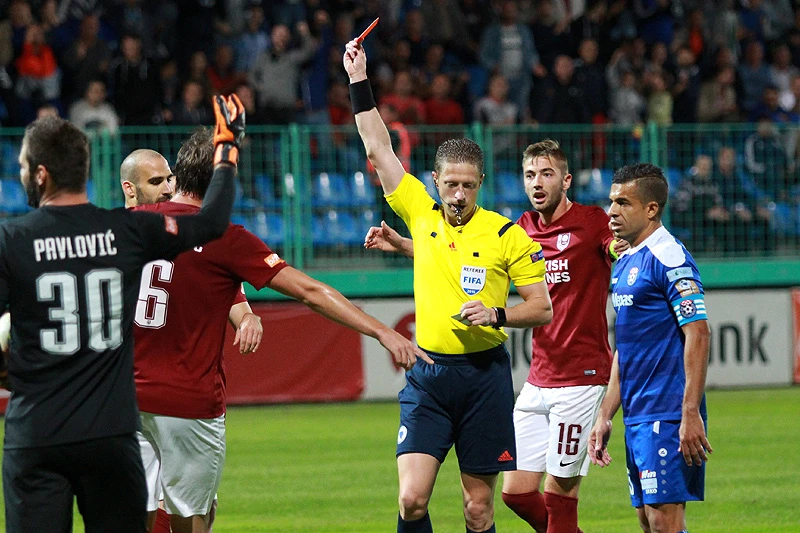 Dva najbolja nogometna suca u BIH bez objašnjenja prekinula karijeru
