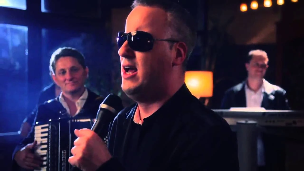 Poslušajte novi album Saše Matića koji u samo tri dana ima preko 3,5 milijuna pregleda