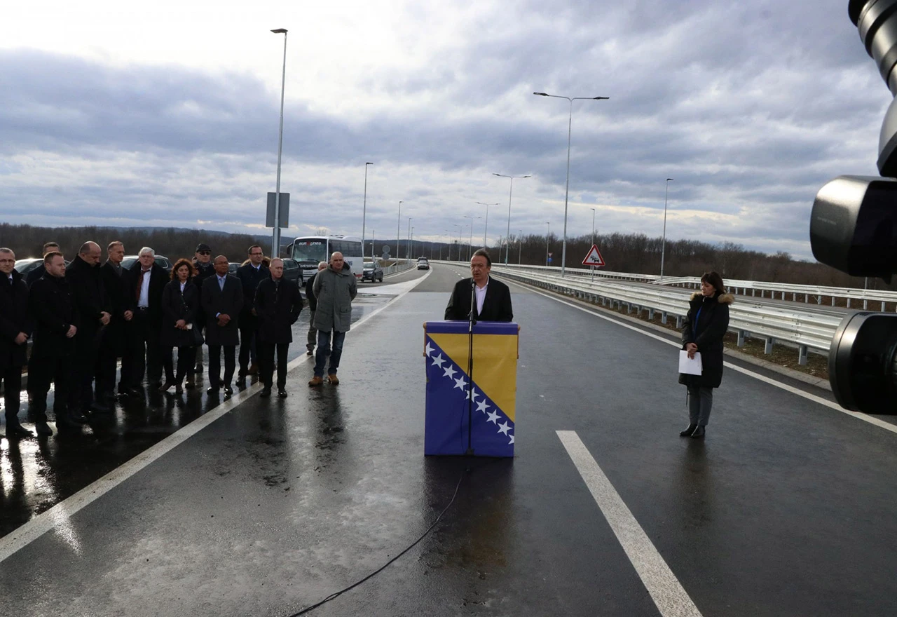 Čeka se most: Službeno završena dionica autoceste Svilaj-Odžak